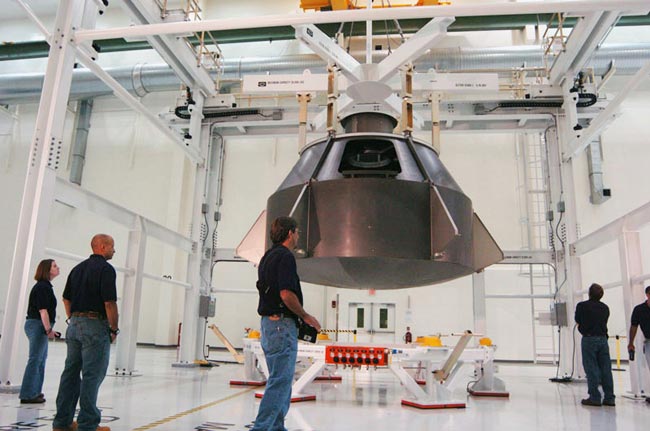 Lockheed, Lawmakers Urge NASA to Maintain Funding for Orion Space Capsule